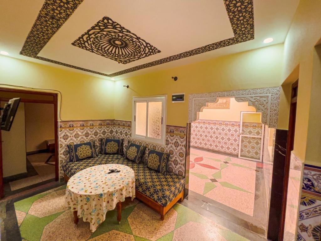 Dar Haut De Gamme Et A Un Prix Imaginaire Hostcom For Families Only Ucda Dış mekan fotoğraf