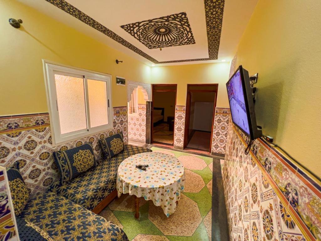 Dar Haut De Gamme Et A Un Prix Imaginaire Hostcom For Families Only Ucda Dış mekan fotoğraf