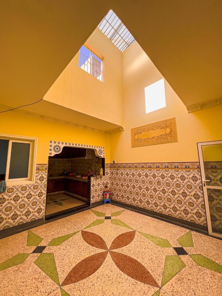 Dar Haut De Gamme Et A Un Prix Imaginaire Hostcom For Families Only Ucda Dış mekan fotoğraf