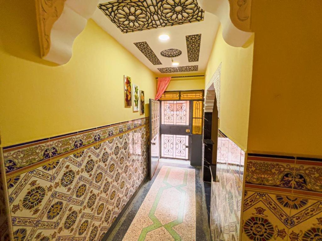 Dar Haut De Gamme Et A Un Prix Imaginaire Hostcom For Families Only Ucda Dış mekan fotoğraf